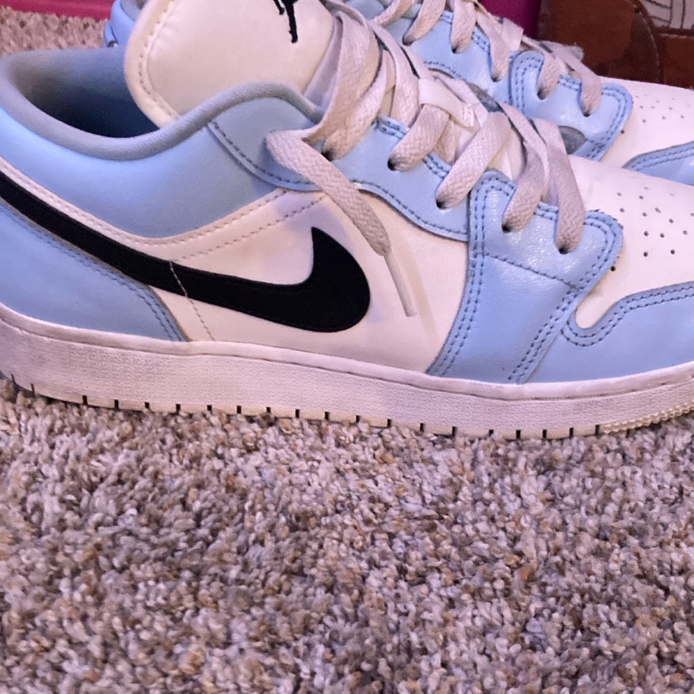 Baby blue 
Worn about 2 times 
Look about new